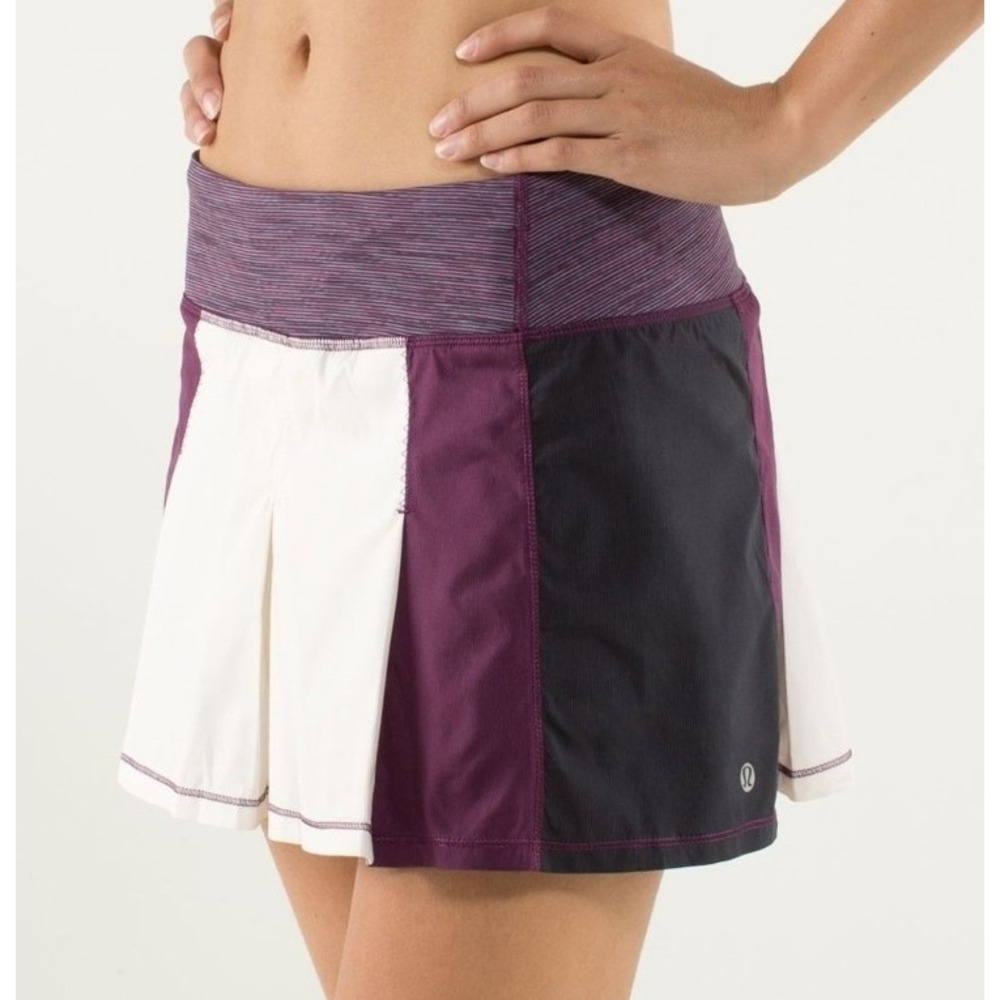 LULULEMON Fast Cat Skirt Angel Wing Plum Black Size 4 EUC Athletica Running Gym‎